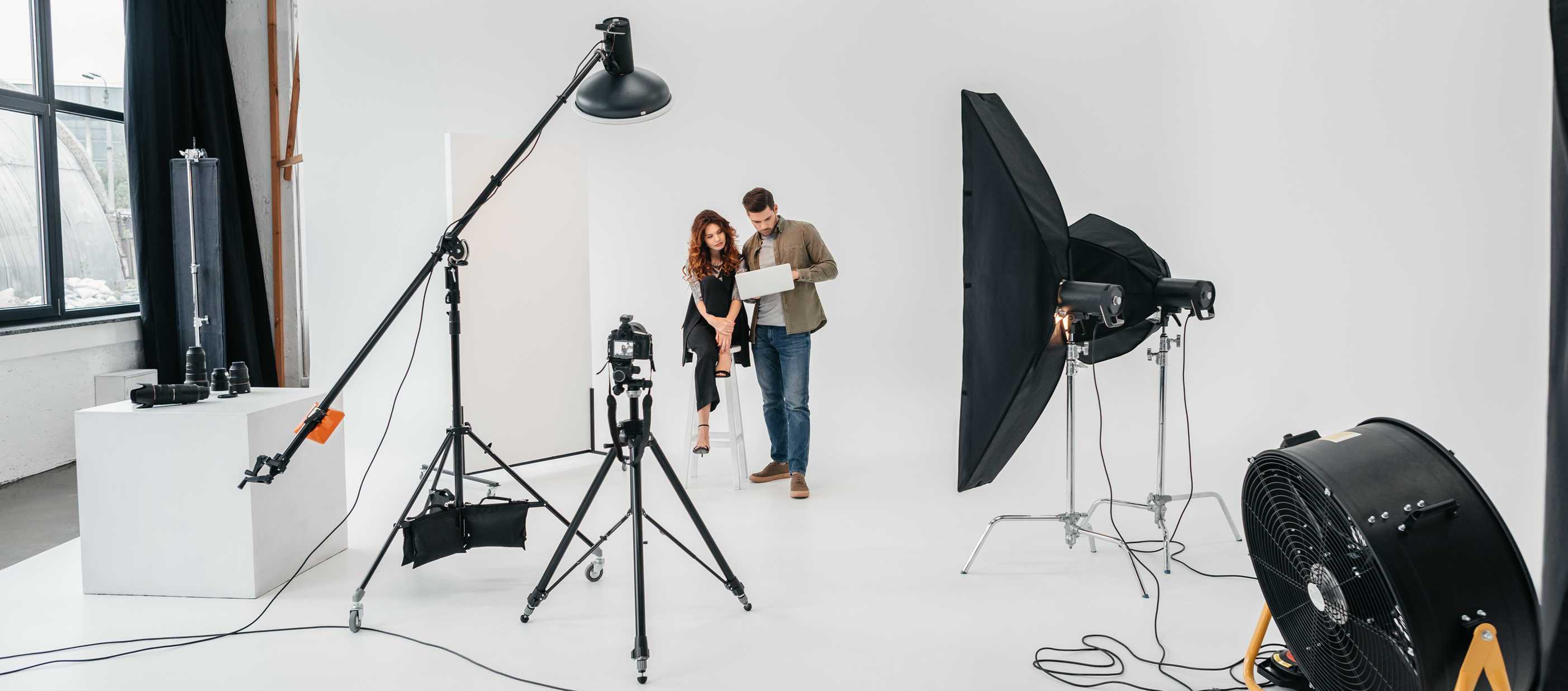 Photography session planning with portrait references, camera equipment, lighting arrangements, and creative notes